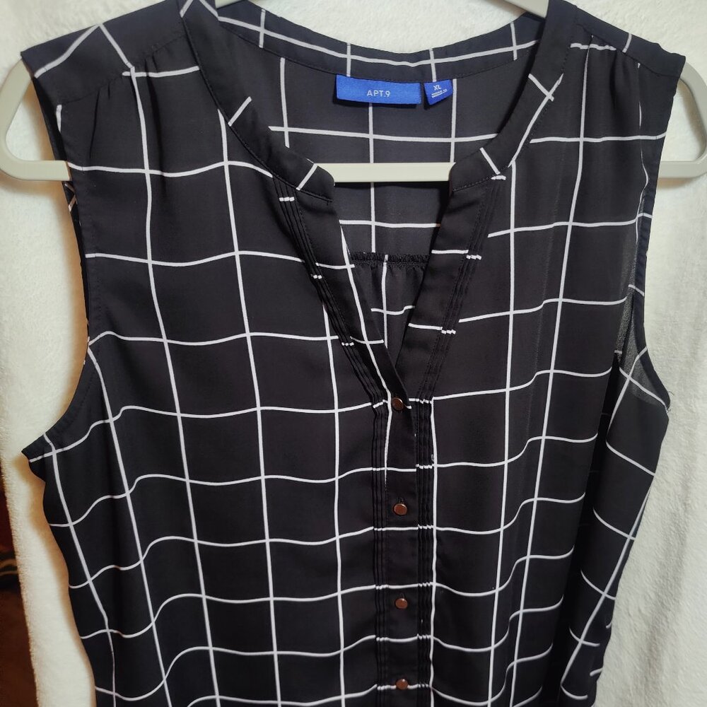Apt. 9 Sleeveless Button Down Blouse